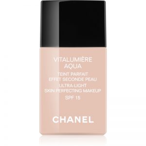 Chanel Vitalumi?re Aqua ultra lekki make-up nadający skórze promienny wygląd odcień 10 Beige SPF 15 30 ml