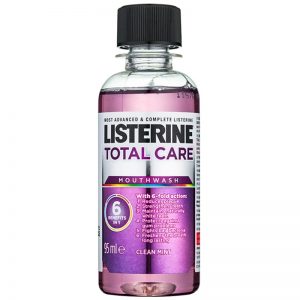 Listerine Total Care Clean Mint płyn do płukania jamy ustnej dla pełnej ochrony zębów 6 in 1 95 ml