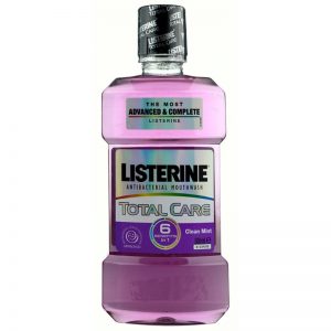 Listerine Total Care Clean Mint płyn do płukania jamy ustnej dla pełnej ochrony zębów 6 in 1 500 ml