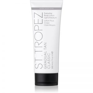 St.Tropez Gradual Tan Classic nawilżające mleczko do ciała do stopniowego opalania odcień Light/Medium 200 ml