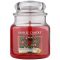 Yankee Candle Red Apple Wreath świeczka zapachowa Classic średnia 411 g